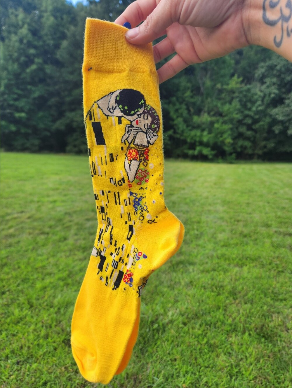 "The Kiss" Mens Yellow Artistic Crew Socks